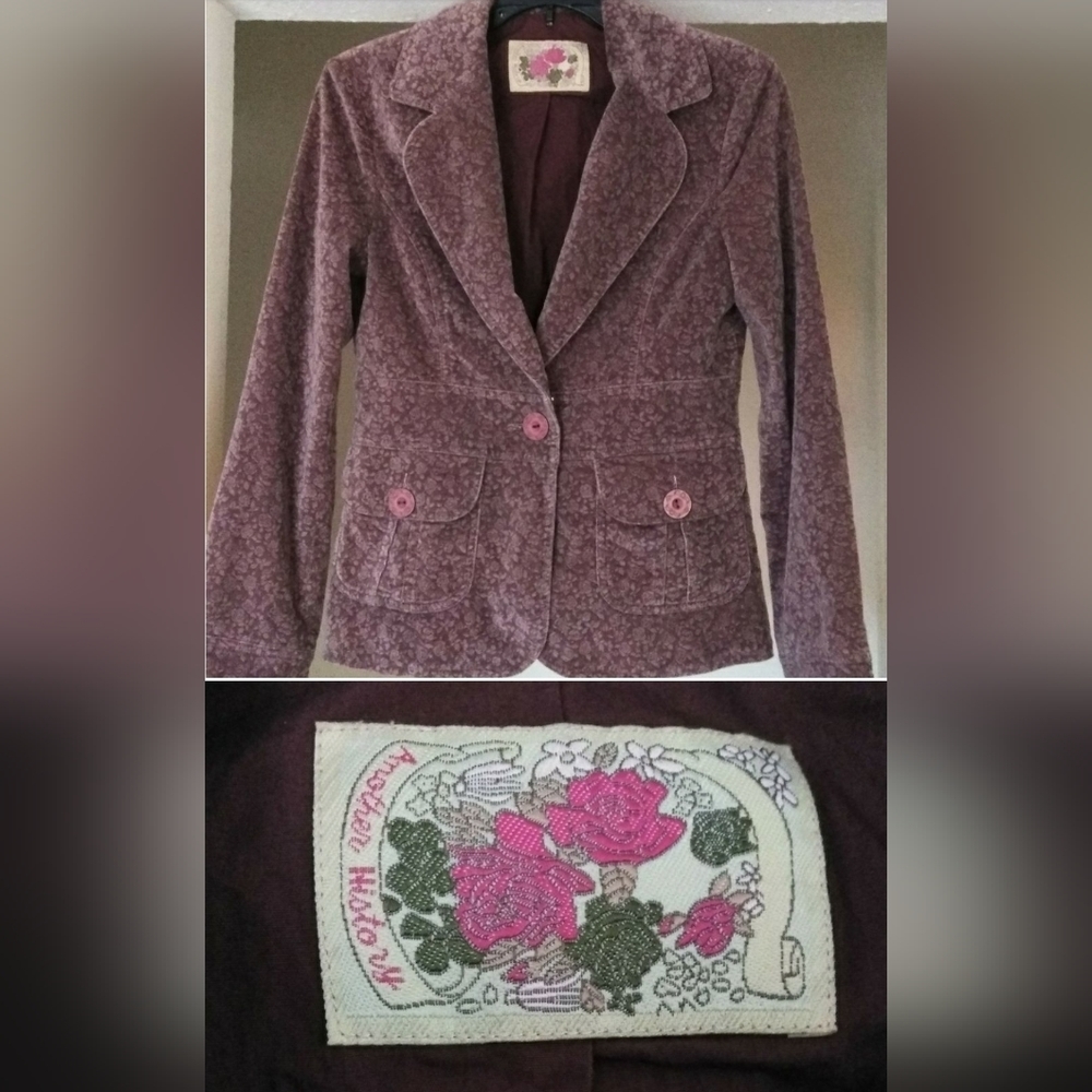 Please see pics..get all 3 jackets 🔥🔥 scroll ⬇️